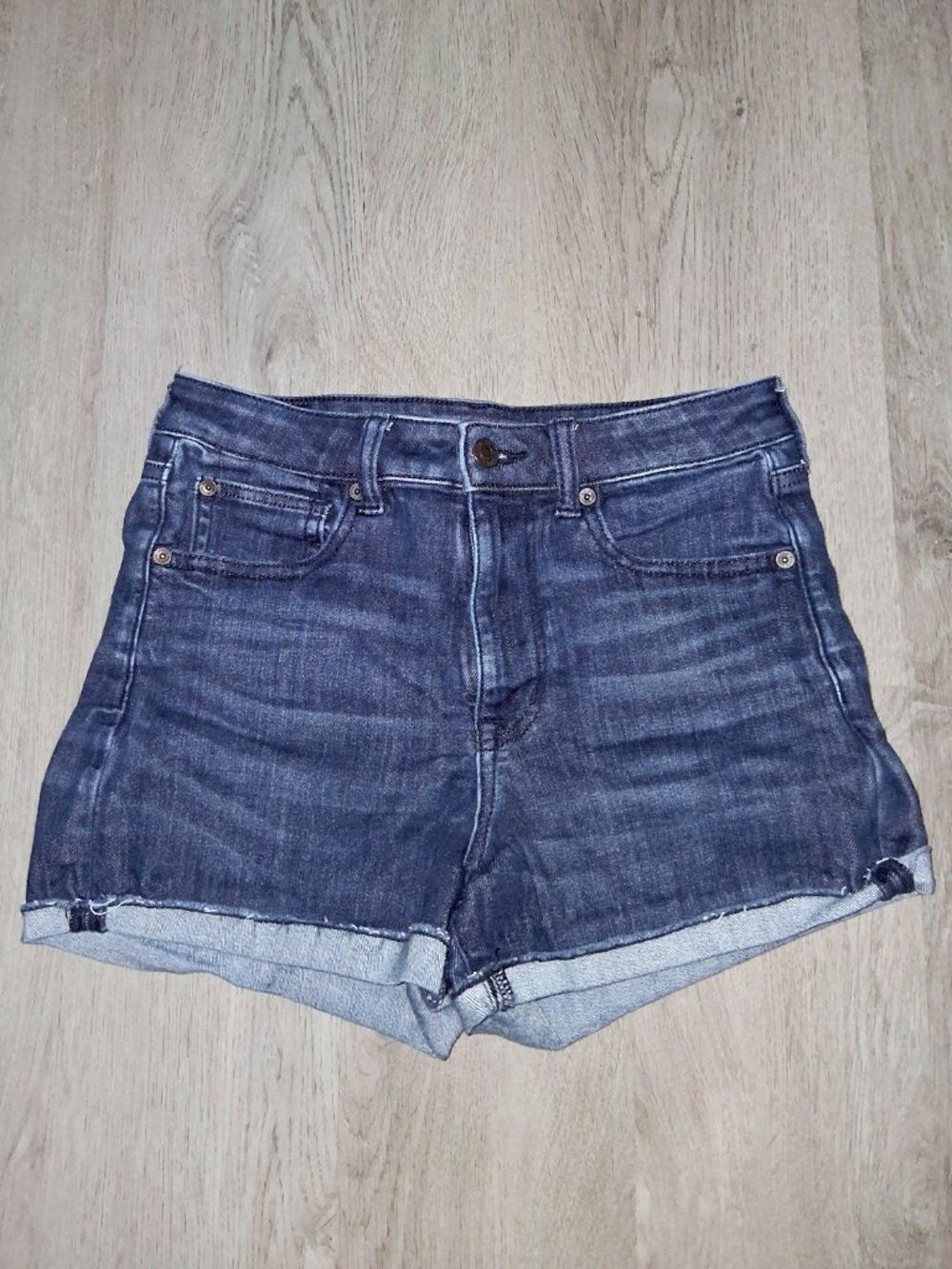 American Eagle Super Hi-Rise Shortie Shorts Size 6 Dark Wash Distressed Denim